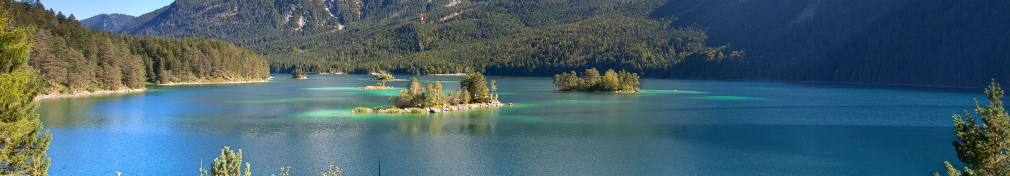 Garmisch-Partenkirchen verbindet atemberaubende Natur mit bayerischem Charme – von Gipfelerlebnissen auf der Zugspitze bis hin zu malerischen Bergseen und historischen Gassen. 