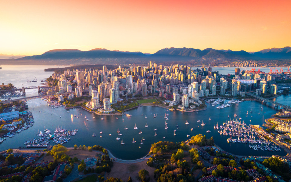 Wunderschöne Luftaufnahme der Skyline der Innenstadt von Vancouver, British Columbia in Kanada