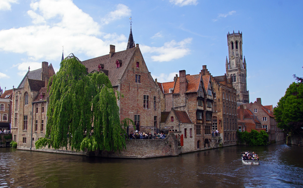 Altstadt von Brügge mit Kanälen und alten Bauwerken