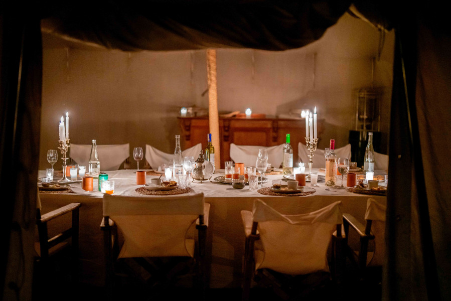 Dinner in der Wüste Agafy / Copyright/Fotocredit: 